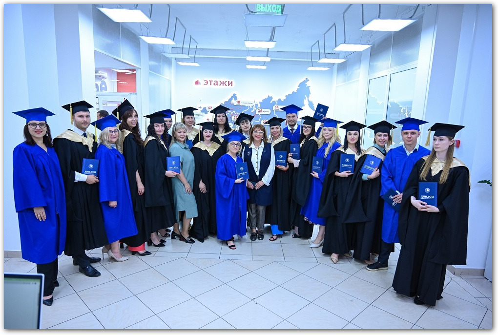 команда компании Этажи